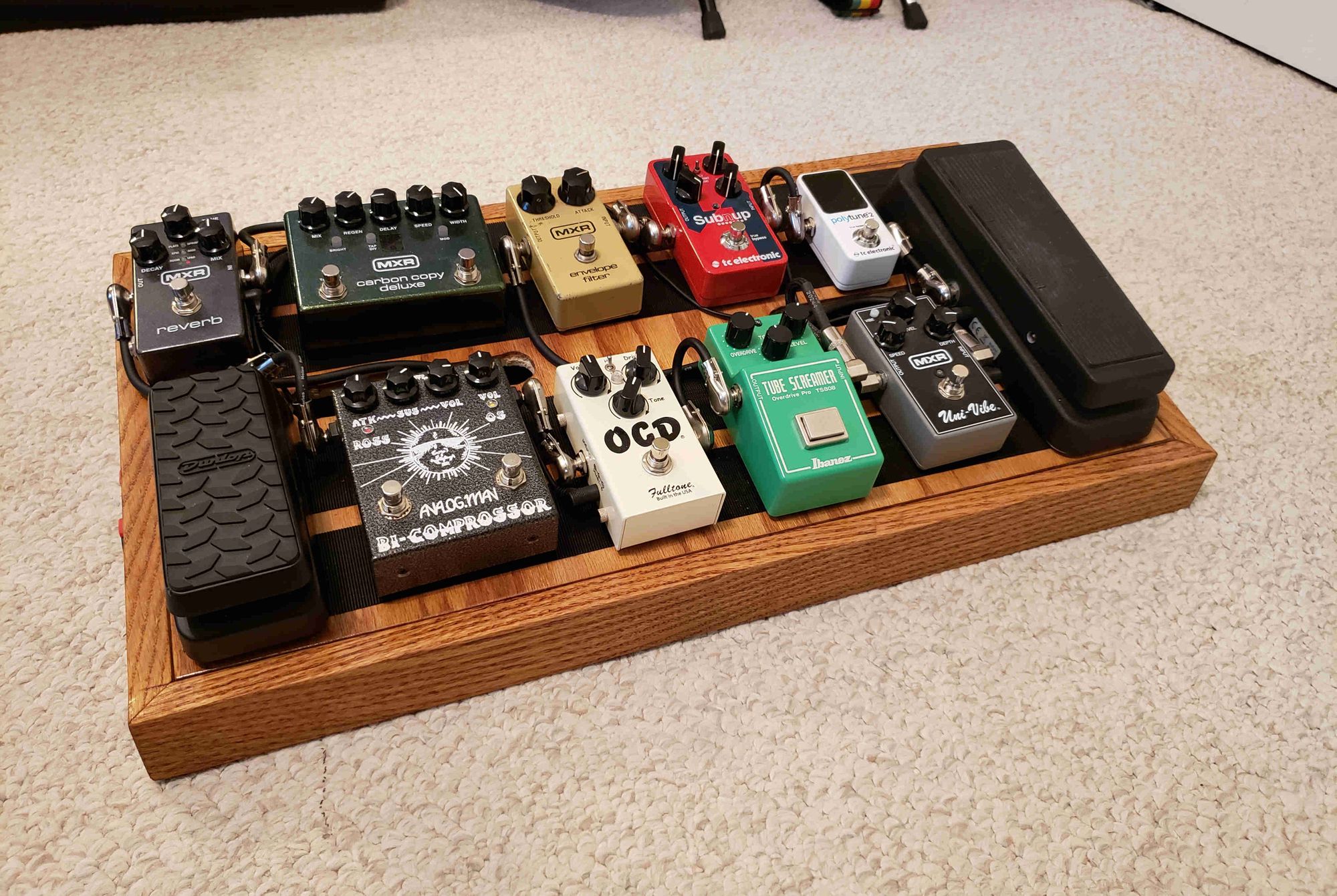 Built my own pedal board out of scraps and bed lattice! Only need some  velcro and then it's finished : r/guitars